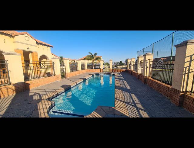 2 BEDROOM APARTMENT FOR SALE IN HALFWAY GARDENS